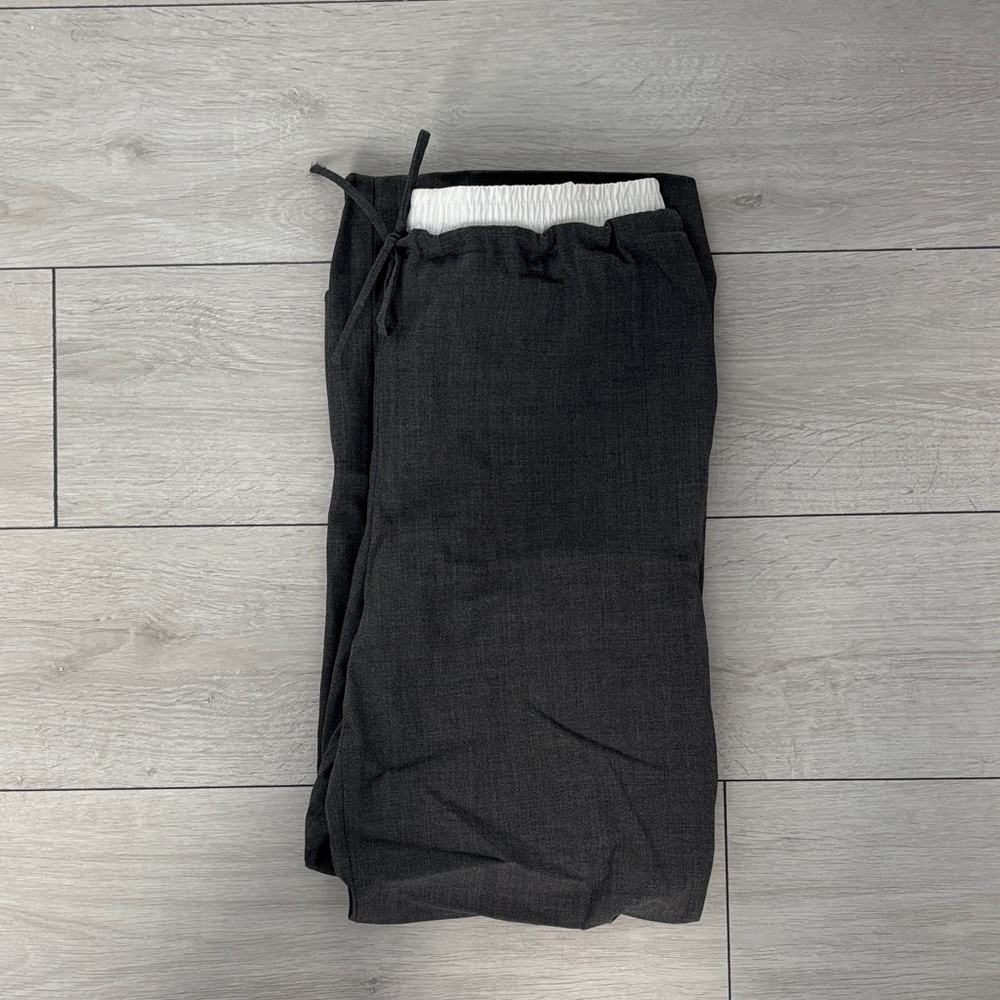 Aritzia Equity Pant - Picture 2 of 2